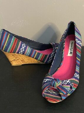 American Eagle Open Toe Cork Wedge Heel Colorful Woven Pattern Shoes Heels 9